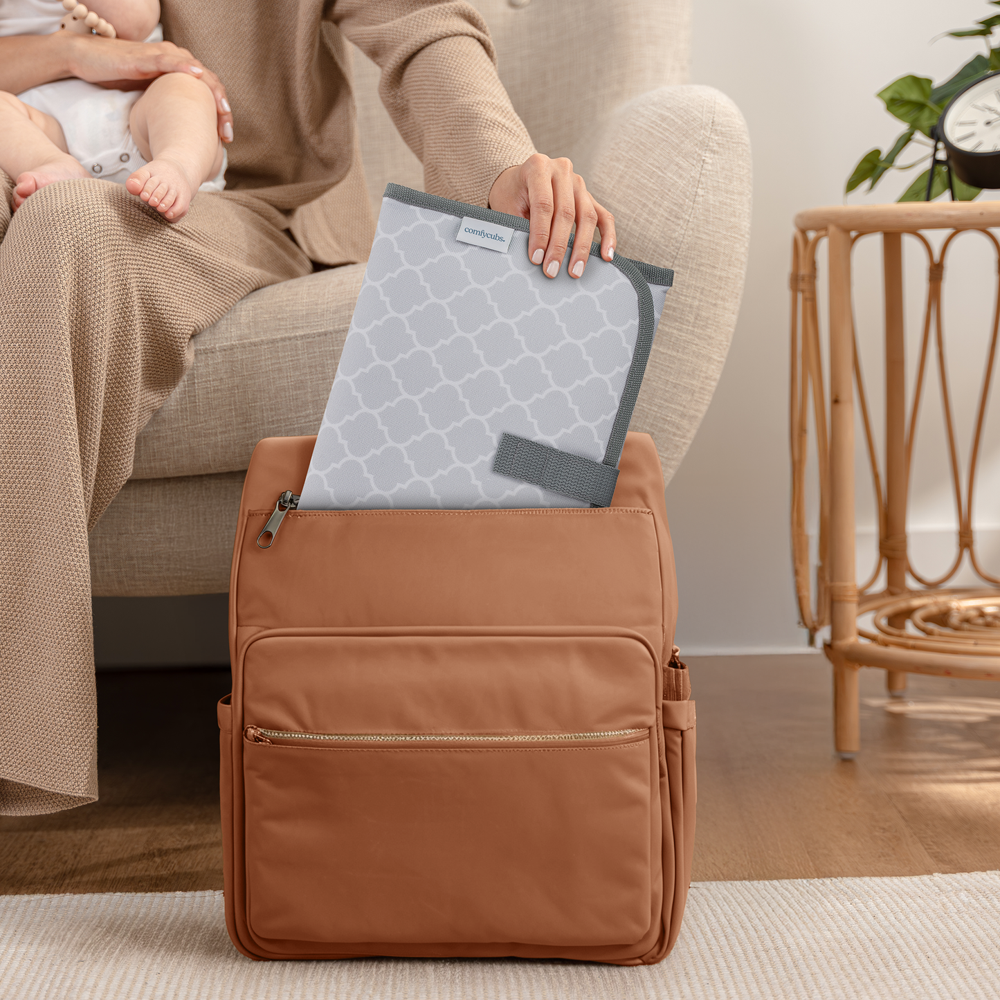 Matelas à langer compact et pliable - motif gris