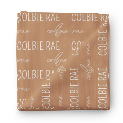 Couverture d’emmaillotage personnalisée avec prénom de bébé