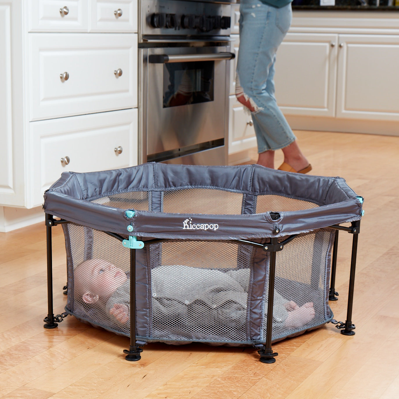 Lit Bébé de Voyage Compact avec Dôme - Parfait pour les Déplacements