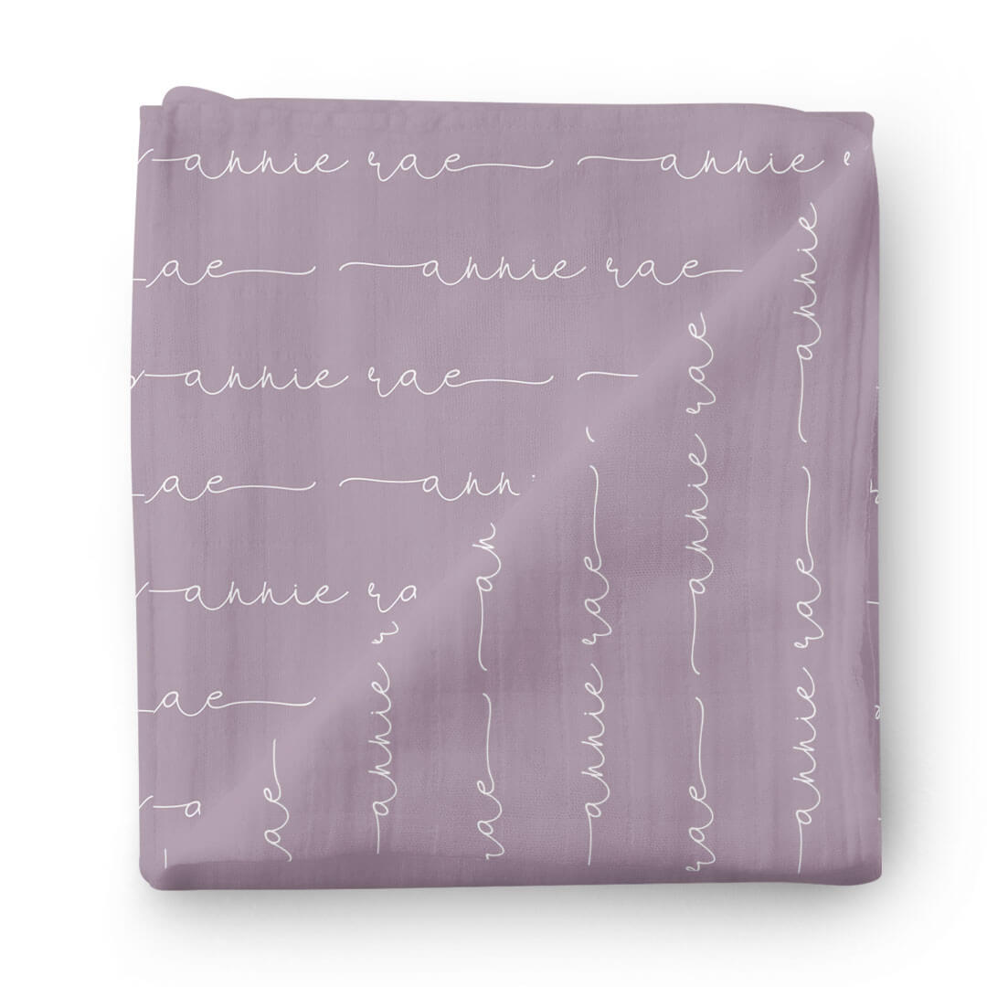 Couverture d’emmaillotage personnalisée avec prénom de bébé