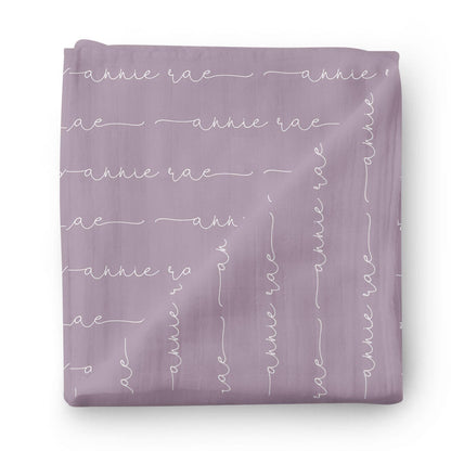 Couverture d’emmaillotage personnalisée avec prénom de bébé