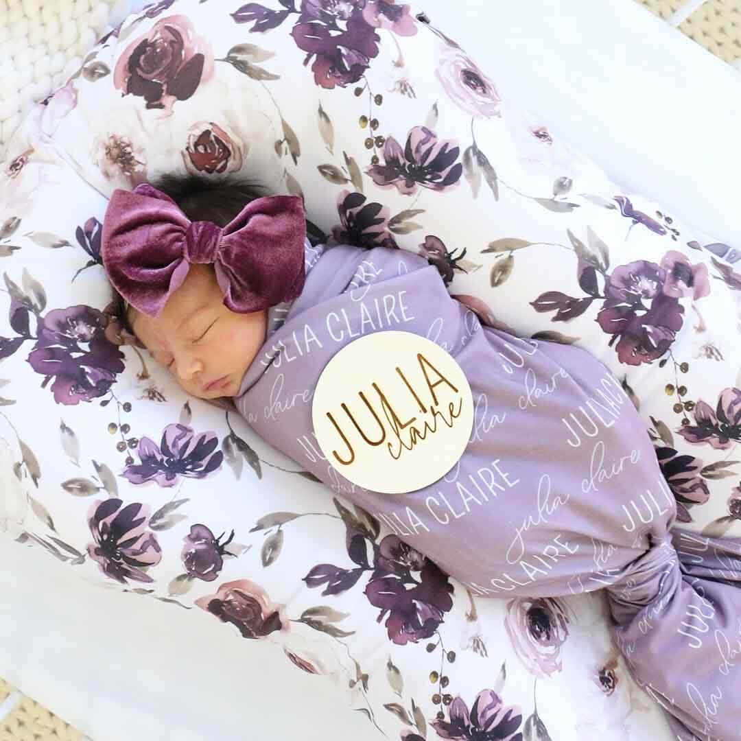 Couverture d’emmaillotage personnalisée avec prénom de bébé
