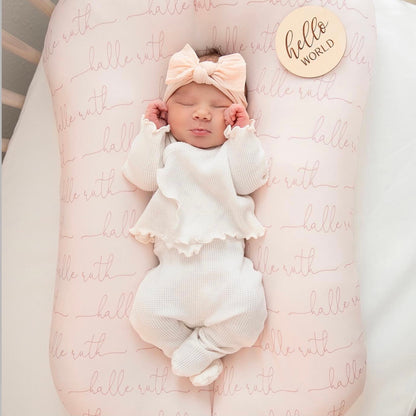 Couverture d’emmaillotage personnalisée avec prénom de bébé