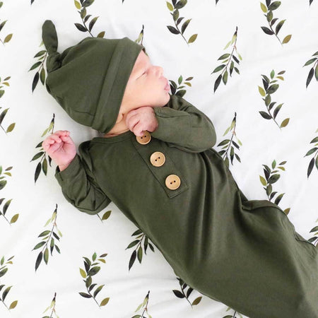 Ensemble grenouillère nouée et bonnet pour bébé en bambou coloris olive uni