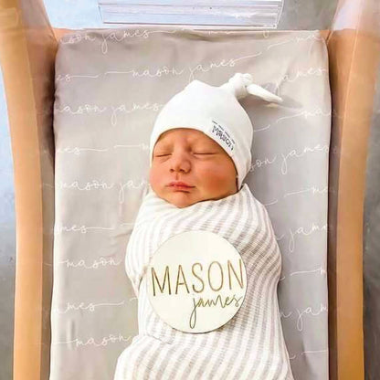 Couverture d’emmaillotage personnalisée avec prénom de bébé
