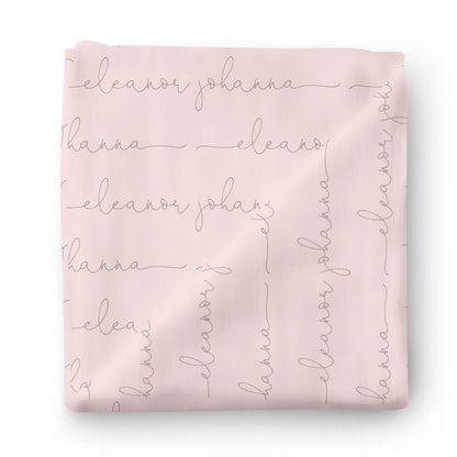 Couverture d’emmaillotage personnalisée avec prénom de bébé