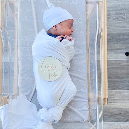 Couverture d’emmaillotage personnalisée avec prénom de bébé